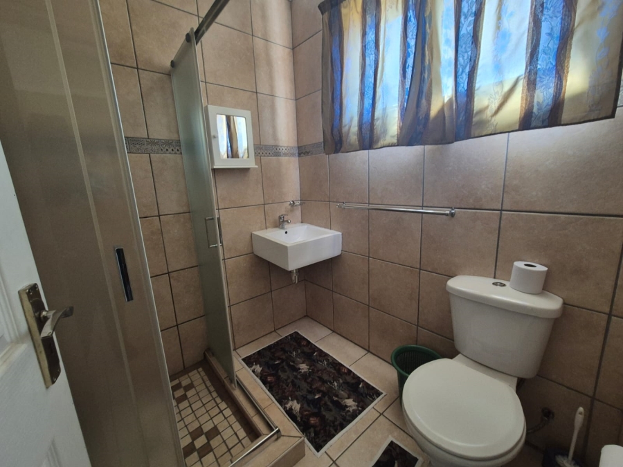 5 Bedroom Property for Sale in Oranjeville Free State